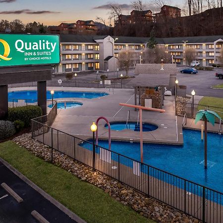 Quality Inn & Suites At Dollywood Lane Pigeon Forge Exterior foto