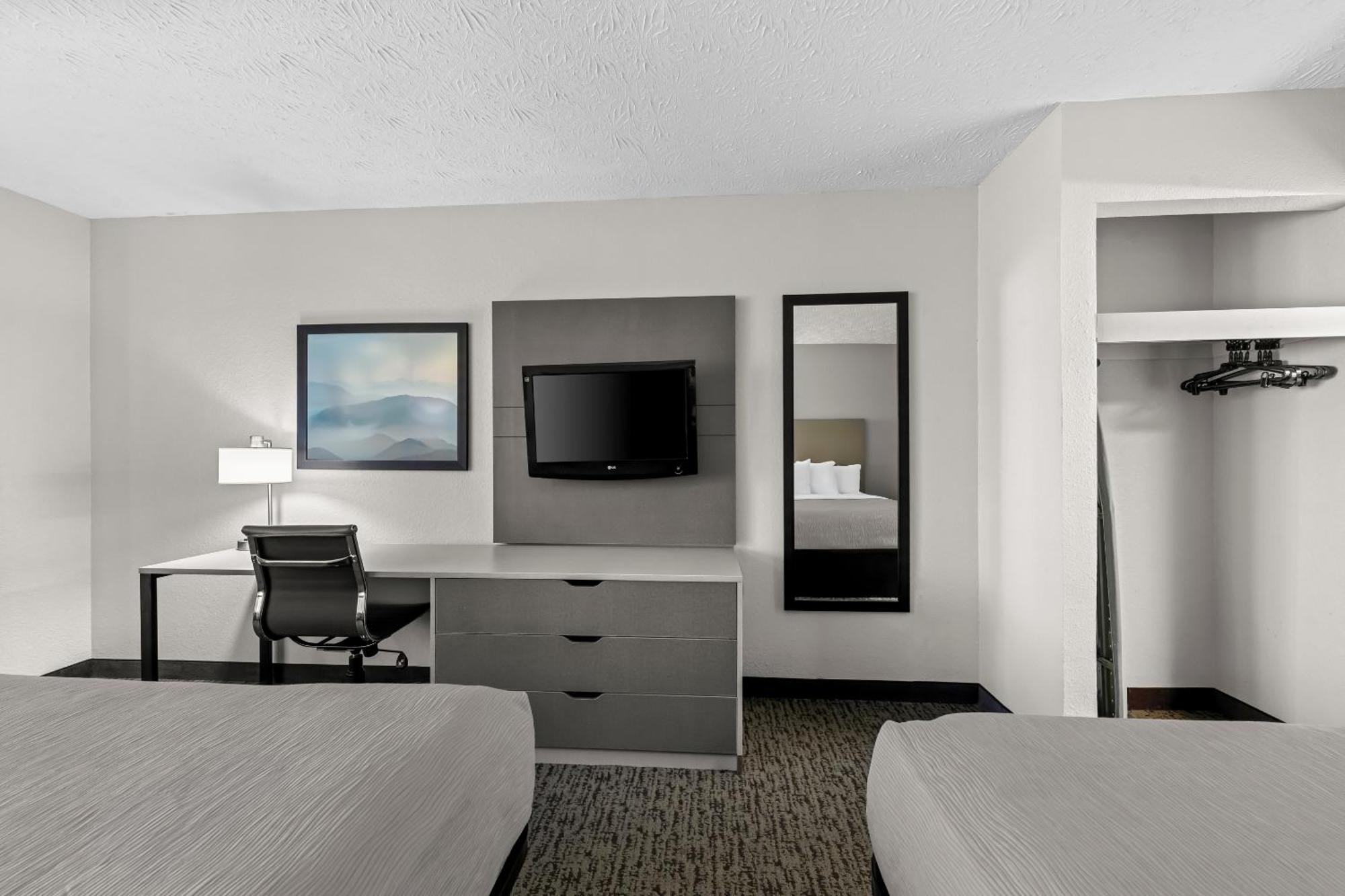 Quality Inn & Suites At Dollywood Lane Pigeon Forge Exterior foto