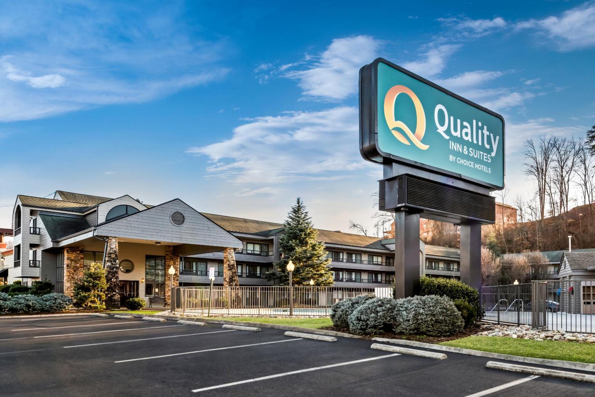 Quality Inn & Suites At Dollywood Lane Pigeon Forge Exterior foto