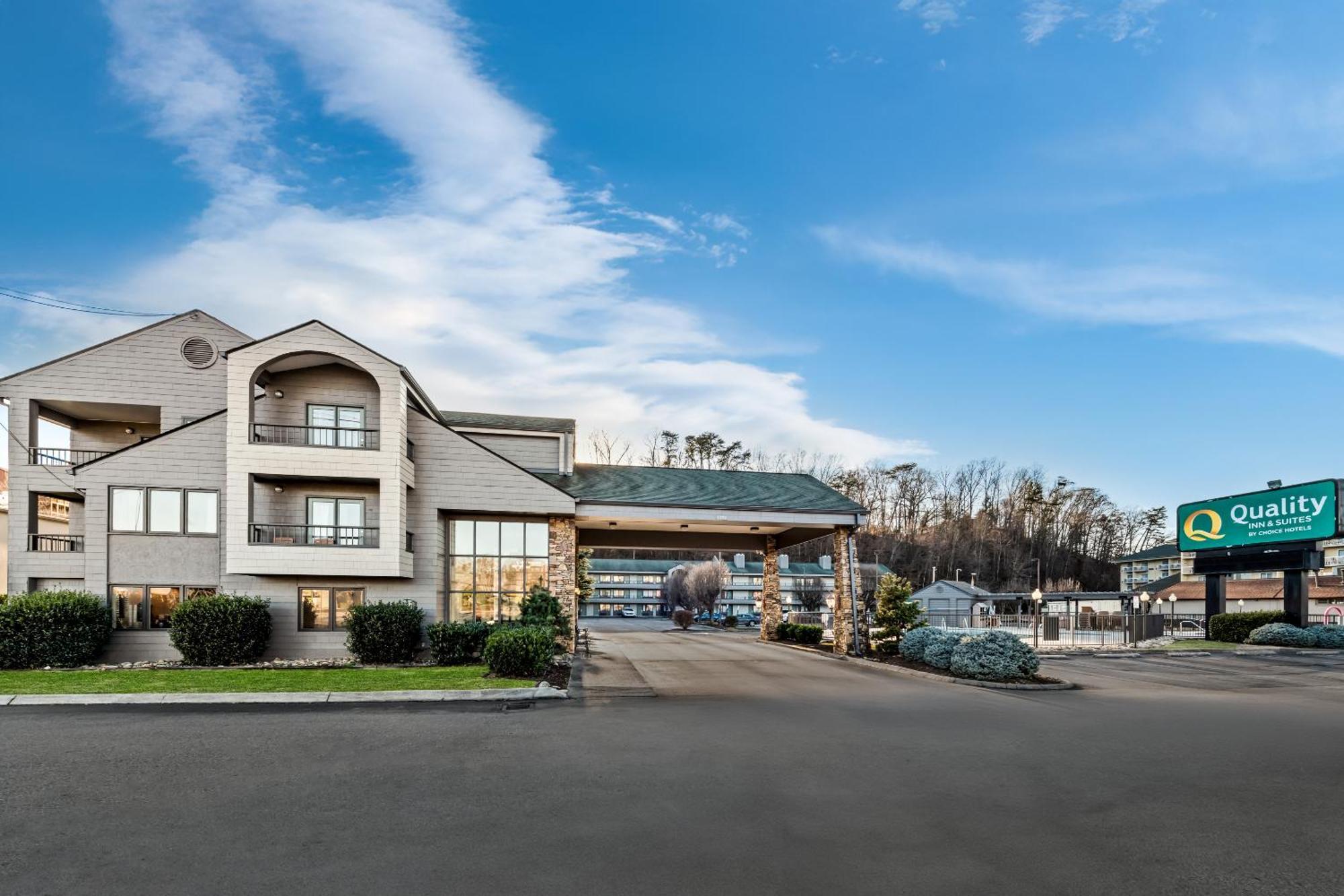 Quality Inn & Suites At Dollywood Lane Pigeon Forge Exterior foto