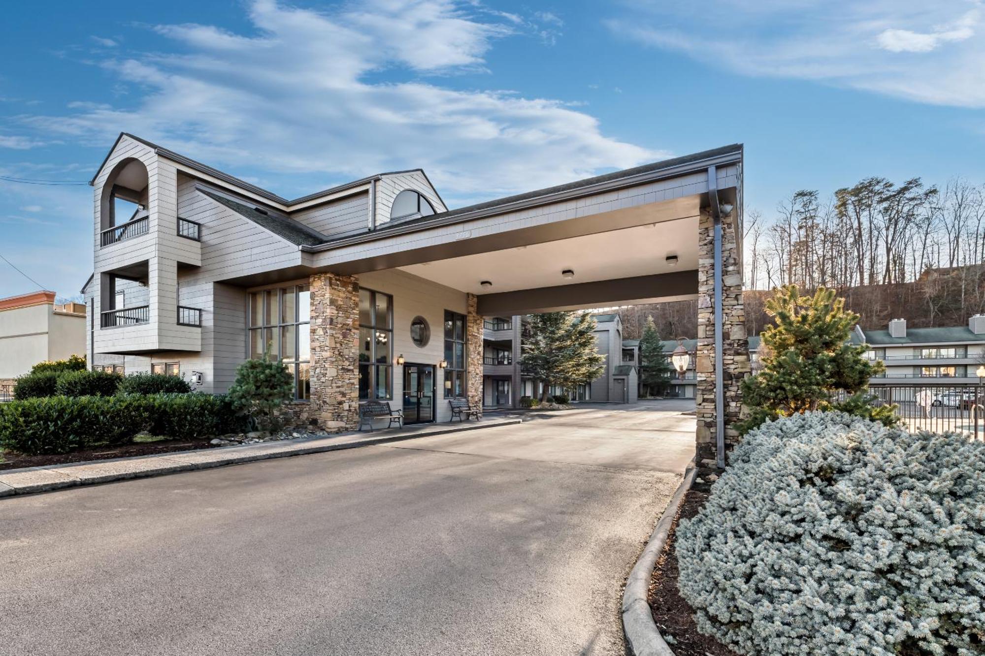 Quality Inn & Suites At Dollywood Lane Pigeon Forge Exterior foto