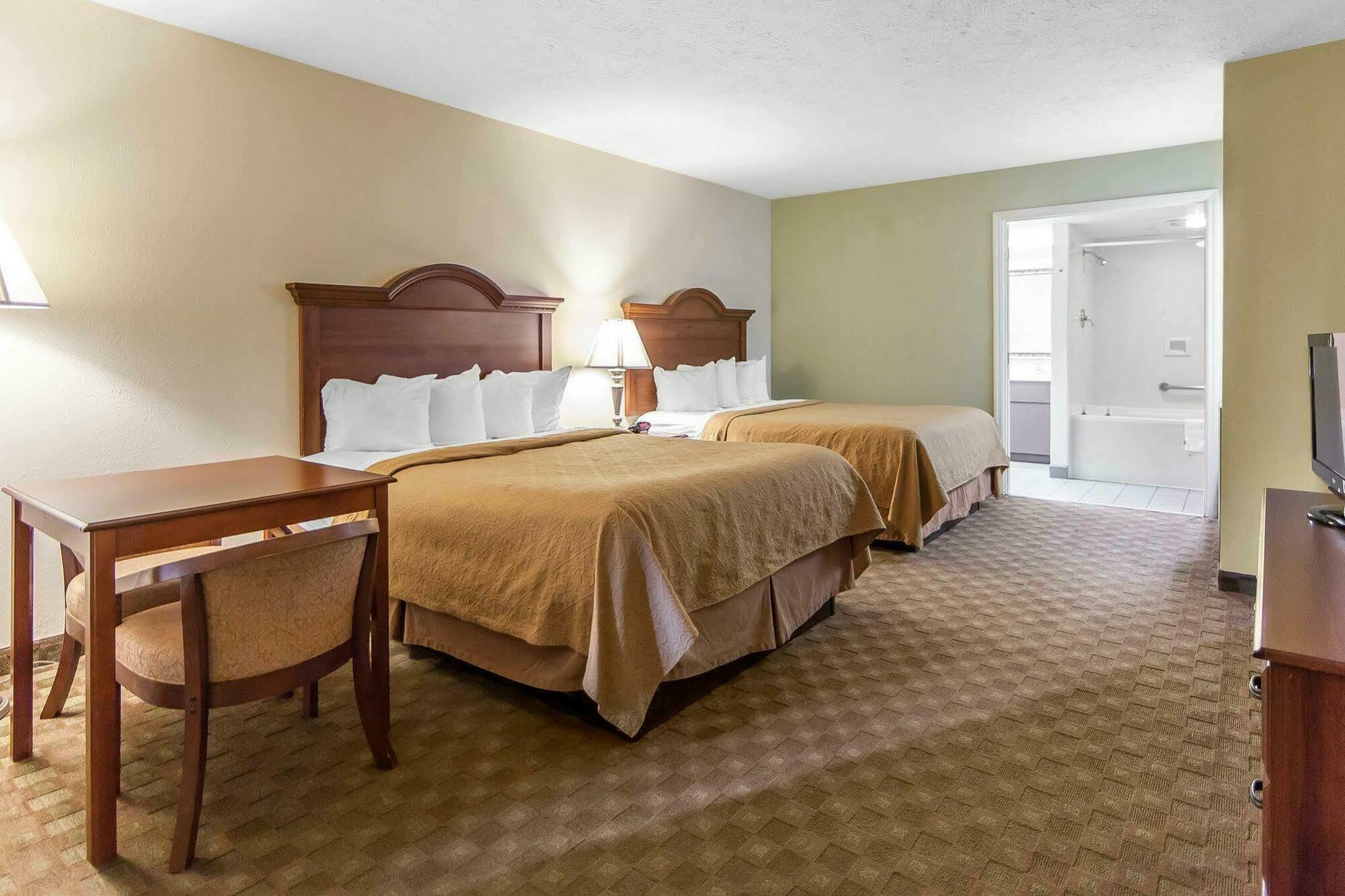 Quality Inn & Suites At Dollywood Lane Pigeon Forge Exterior foto